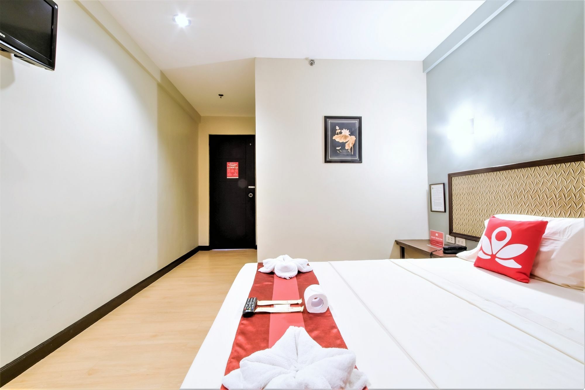Zen Rooms Basic Aurora Пасай Экстерьер фото