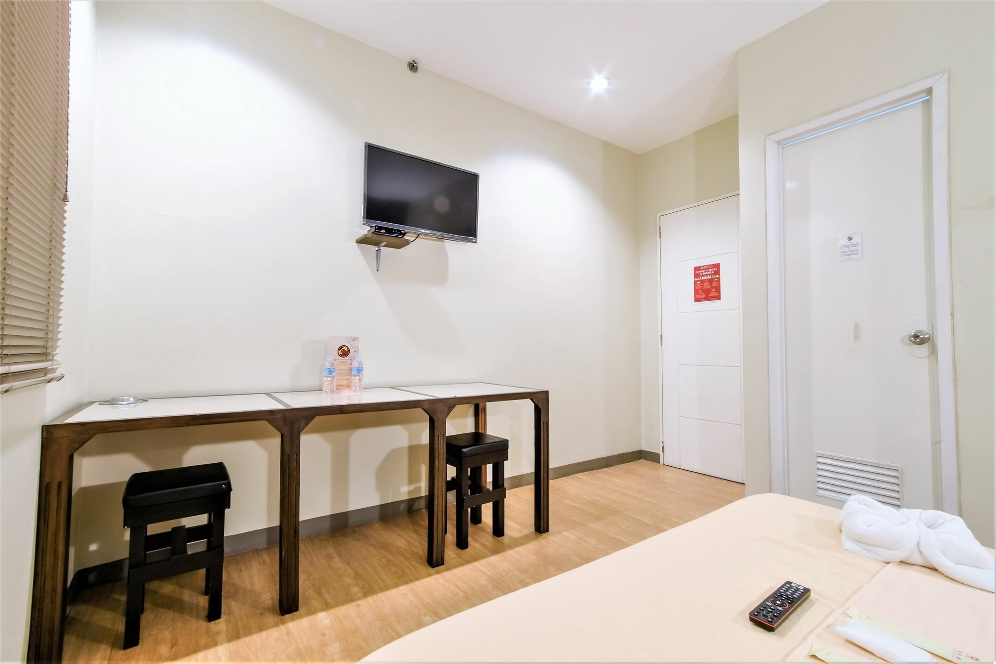 Zen Rooms Basic Aurora Пасай Экстерьер фото