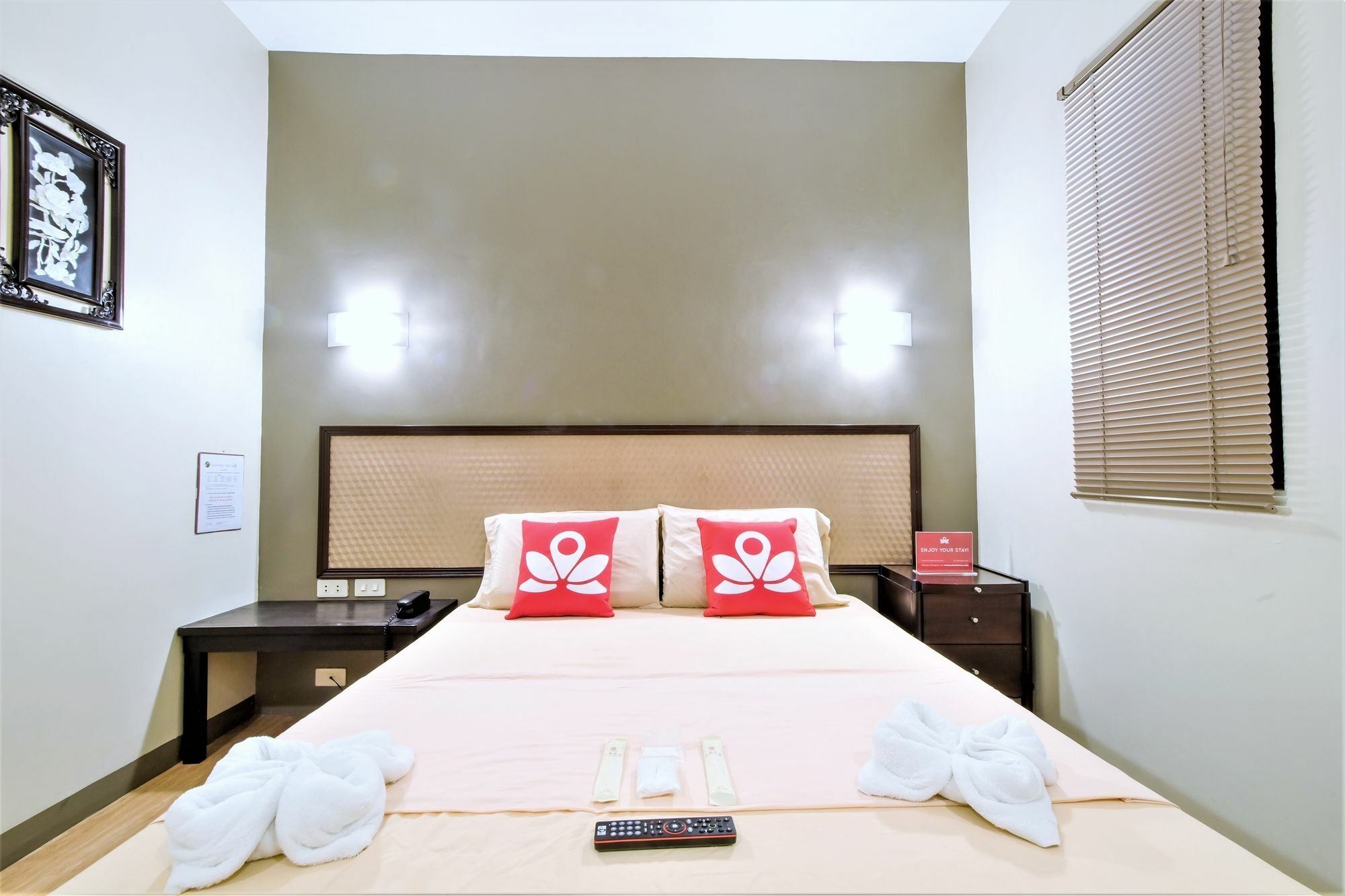 Zen Rooms Basic Aurora Пасай Экстерьер фото